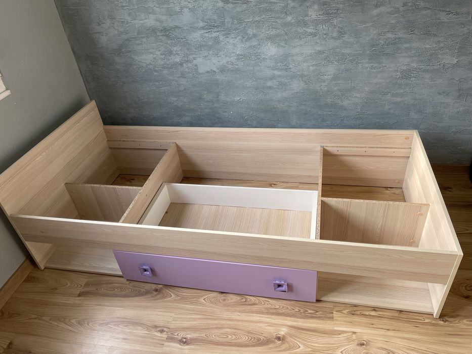 Единично легло 200/90см