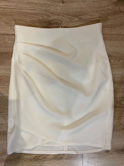 Бяла поличка Юнона