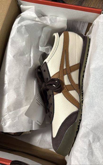 Кроссовки (новые)