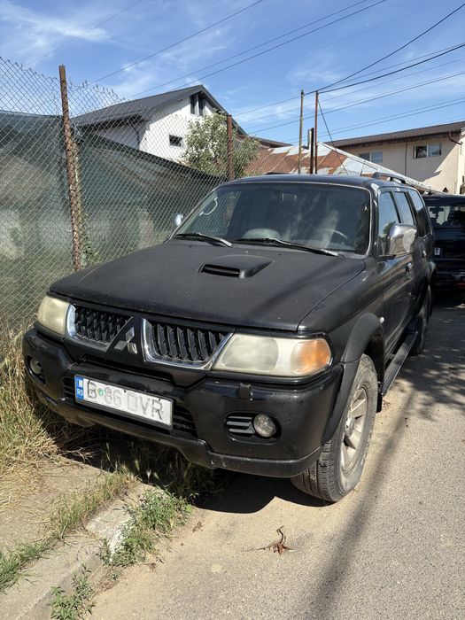 MITSUBISHI Pajero