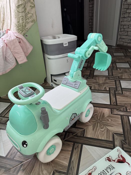 Машина экскаватор