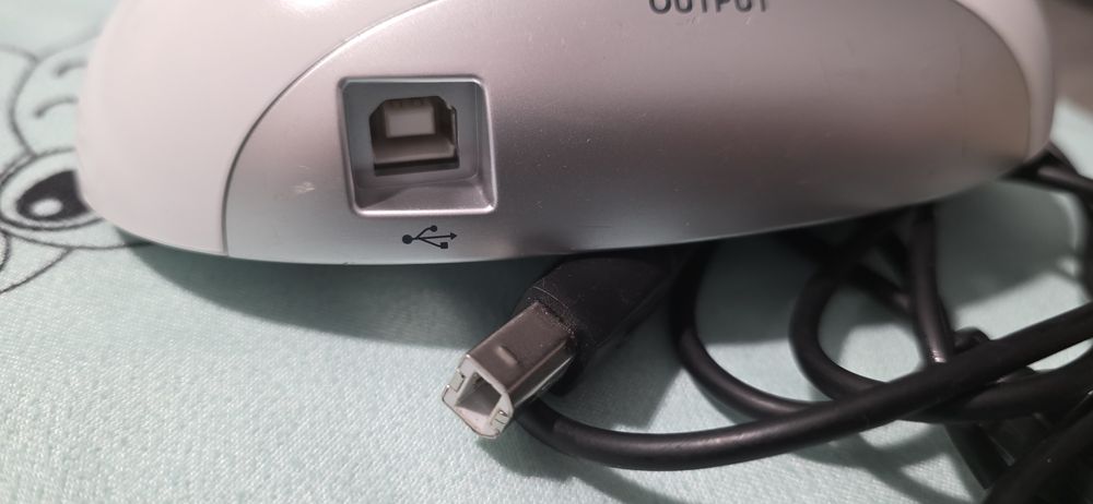 Placă de captură Pinnacle MovieBox Plus 510 USB + Cabluri (USB si FireWire)