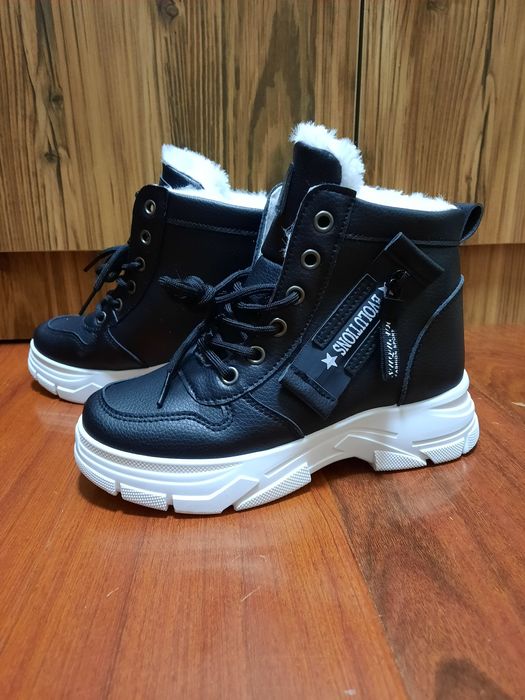 Ботинки детские новые и куртка детская б/у