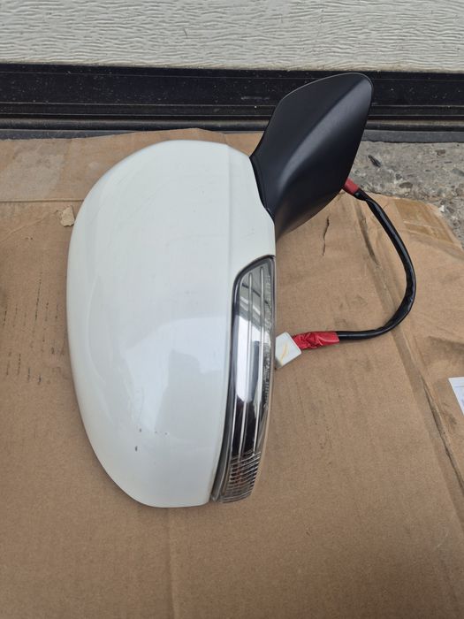 Oglinzi Toyota Prius Plus 2012-2015. Volan stinga.