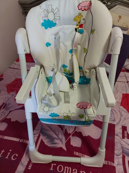 scaun bebe cu masuta preț 200 lei fix