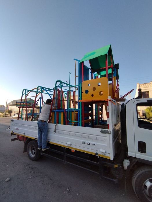 Детские качели хар-хил турдаги