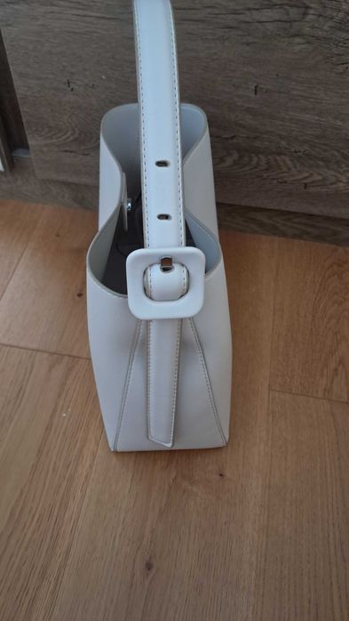 дамска чанта MANGO - неразличима от нова