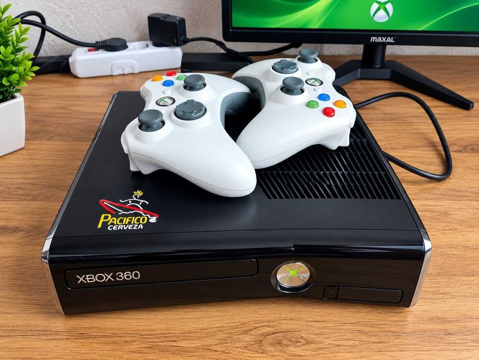 Xbox 360 Slim Прошитый FREEBOOT