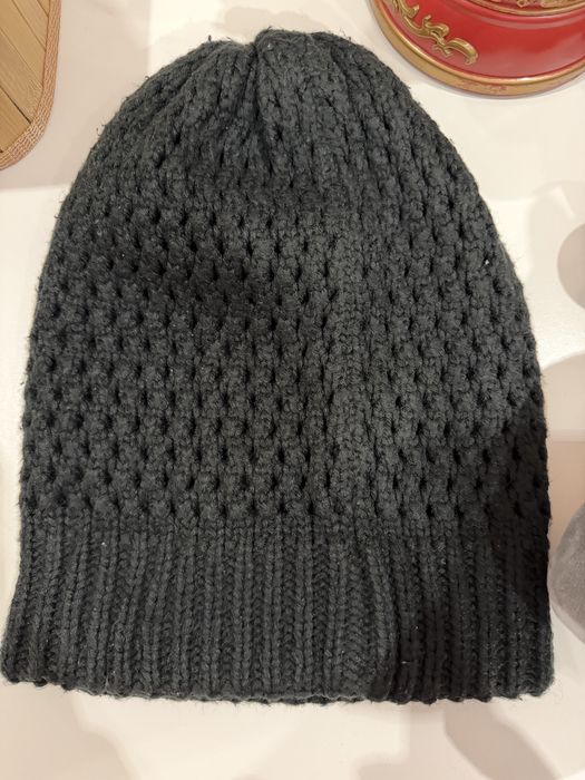 Зимна спортна шапка