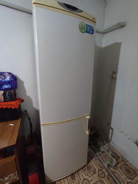 Холодильник продам