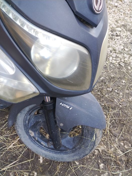 Vând scuter SIM 125cc