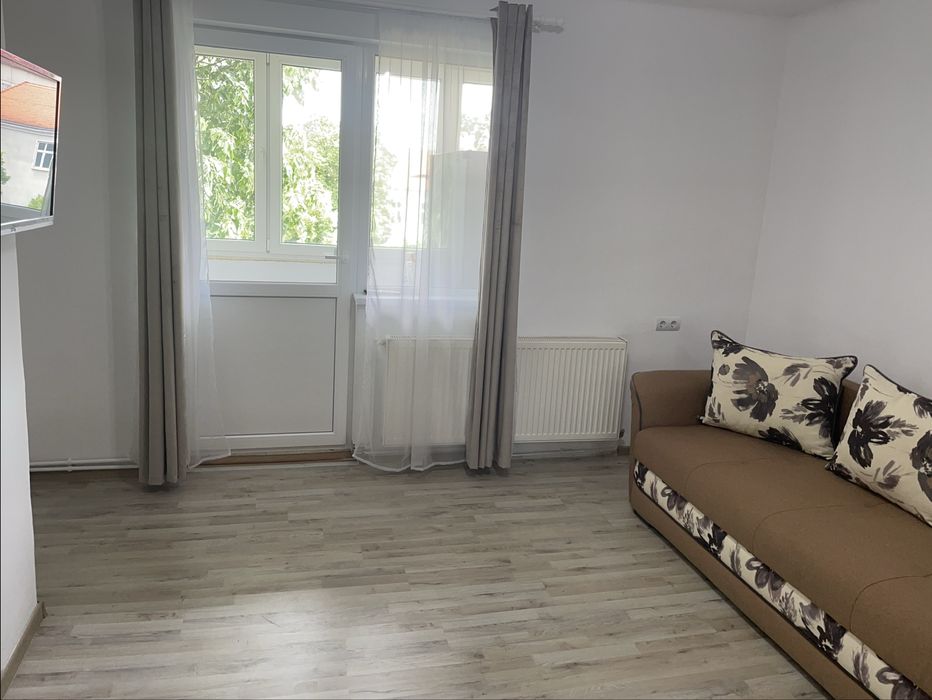 Inchiriez garsoniera complet renovata