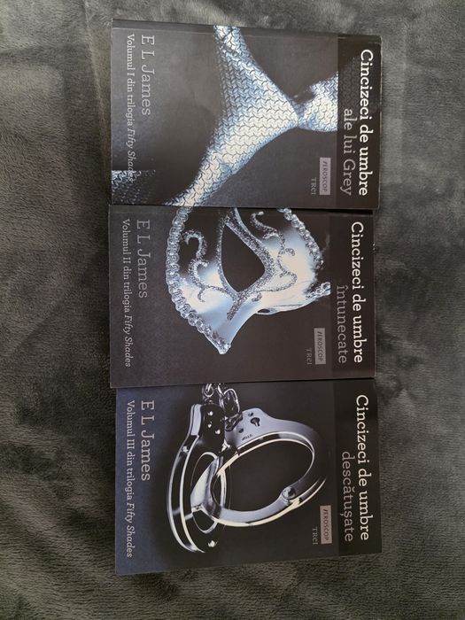 Cincizeci de umbre intunecate