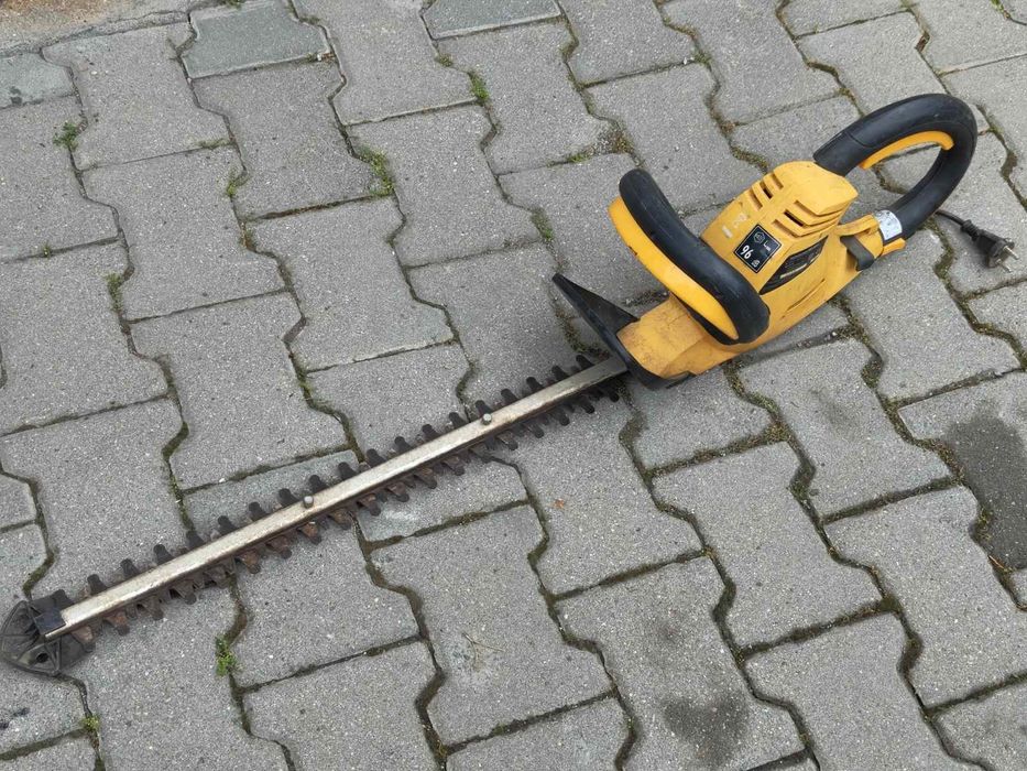 Храсторез Heckenschere PHT550E 600W