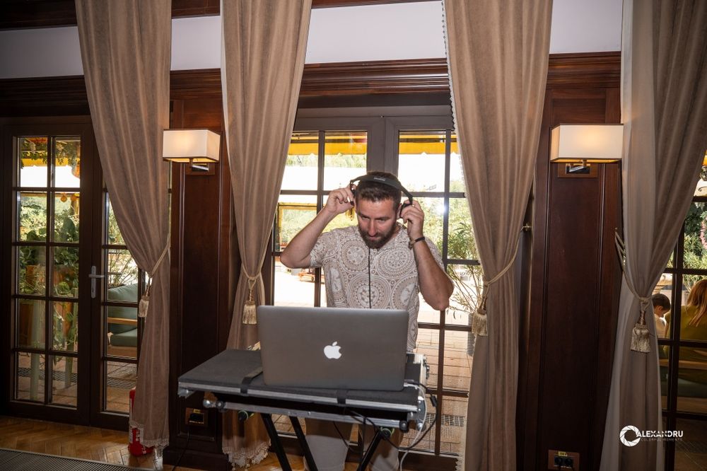 DJ Evenimente | Nunta | Botez |Cununie| Mot|Pool Party|Majorat|Turta|M