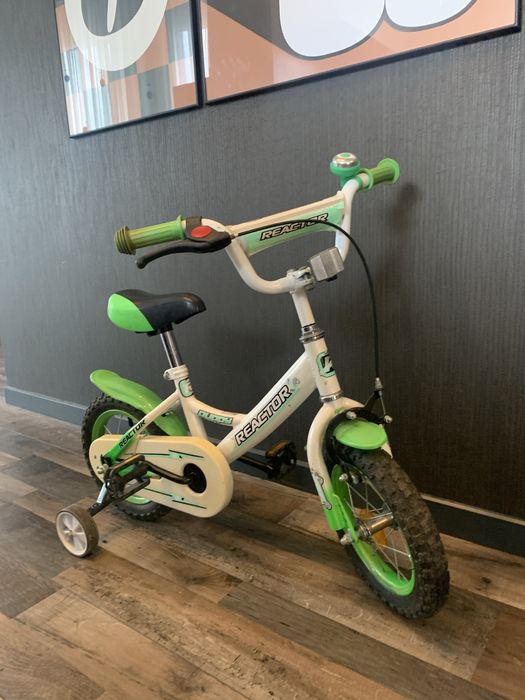 Детско колело с помощни колела - 12”