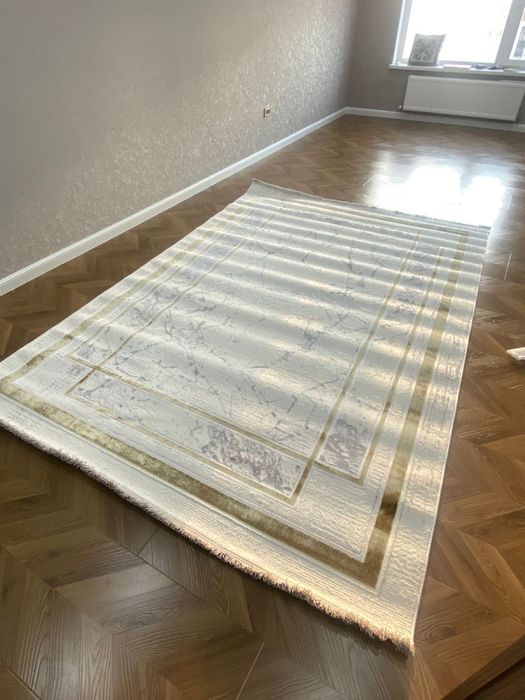 2х3 размердегі жаңа кілем сатылады.