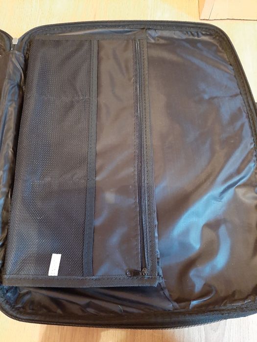 Geanta neagra laptop