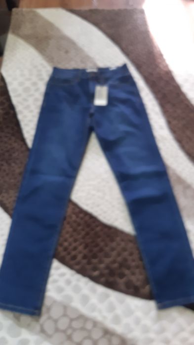 Продам мужские джинсы.