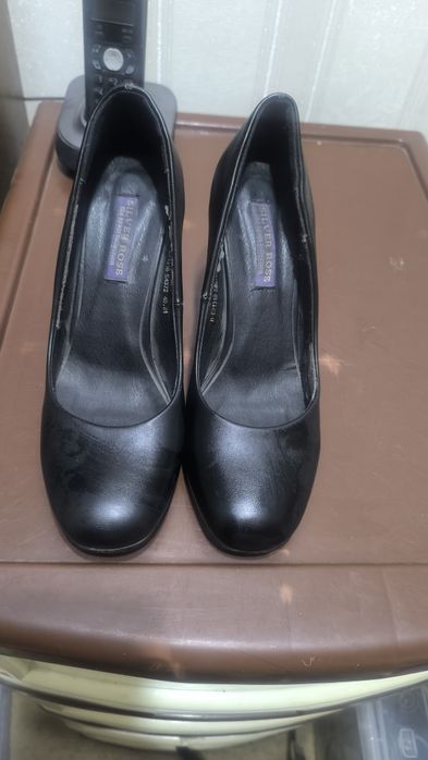 Продам женские туфли