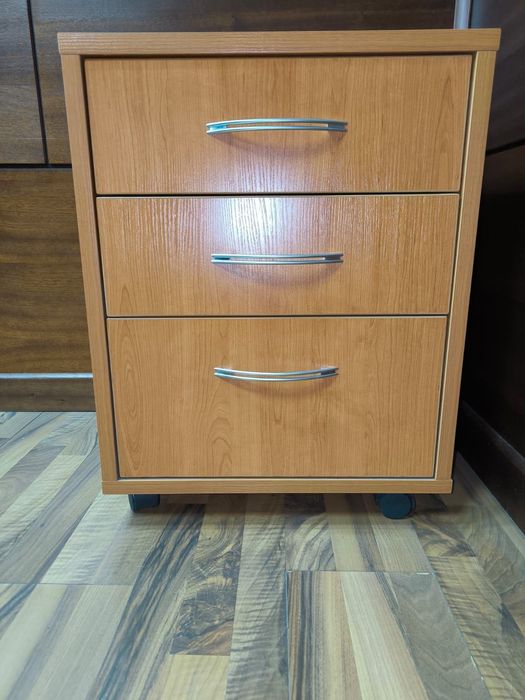 Продам офисную тумбу