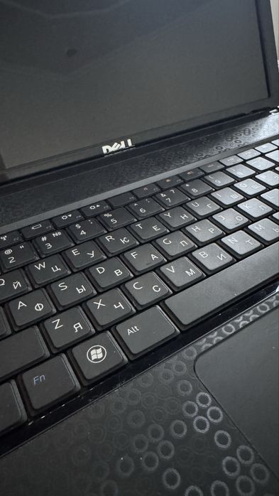 Ноутбук Dell Inspiron.