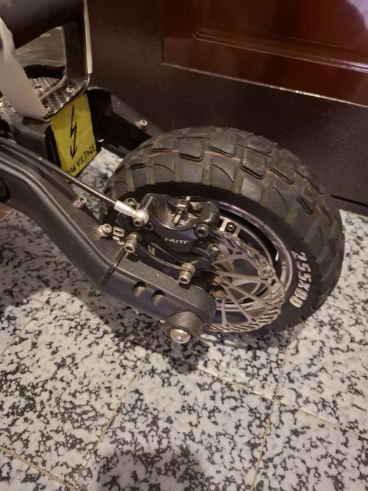 Trotineta Electrica Dual Moto DM 10







Trotineta electrica Dual Moto DM10 52V/26Ah+Ready2Ride