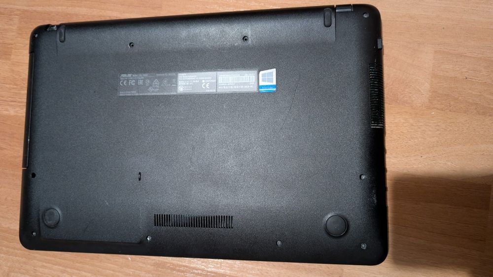 Laptop ASUS cu 512gb