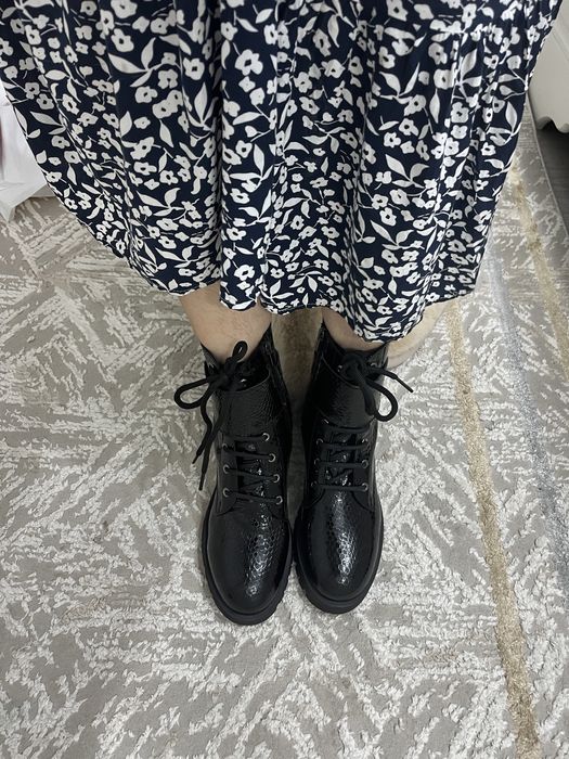 Продам демисезонную ботинки