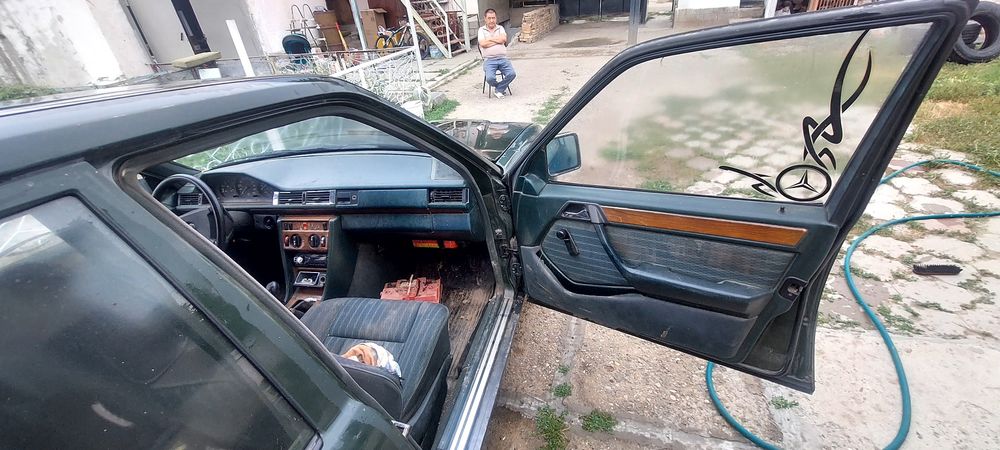 Мерседес бенз 230Е
