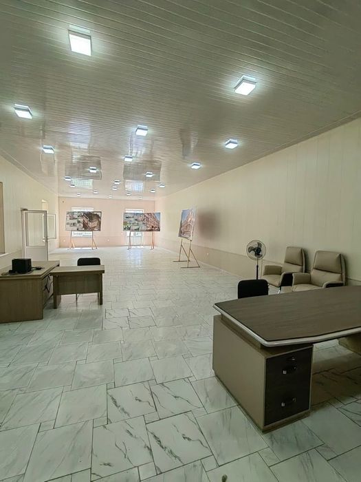 Сдам два этажа : первый и цоколь в центре города 240 кв м