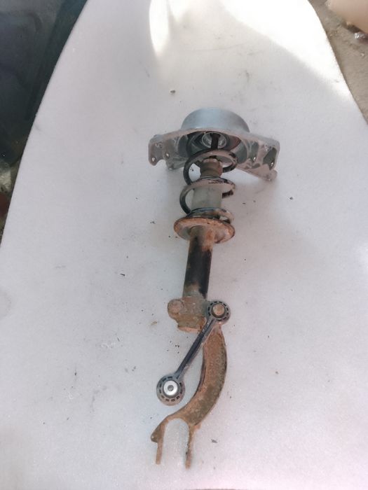 amortizor suspensie fata stanga audi a5 cabrio 2.0 motorina 2011