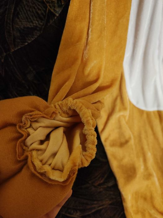 Costum Unisex NOU Iepuras din Catifea Pufos (140 cm pentru 9-10 ani)