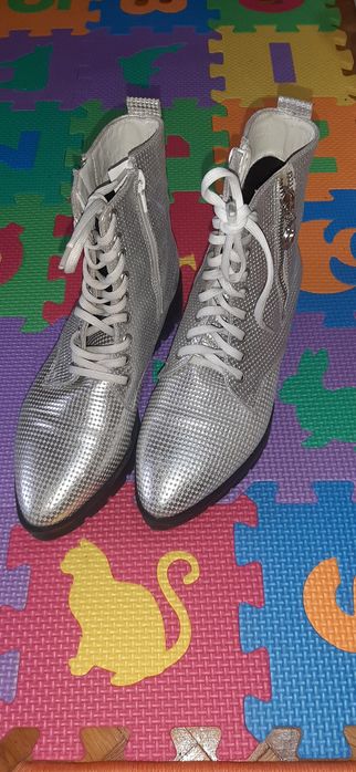 Ghete din piele naturala mărimea 36