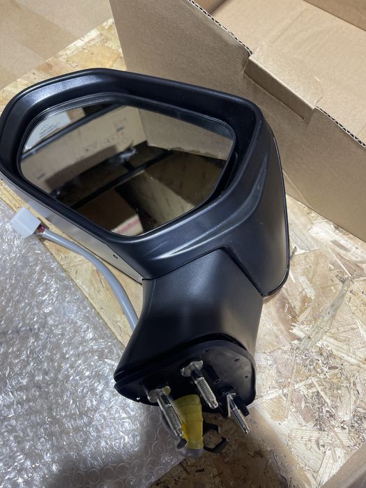 Крышка зеркала Тойота камри 70