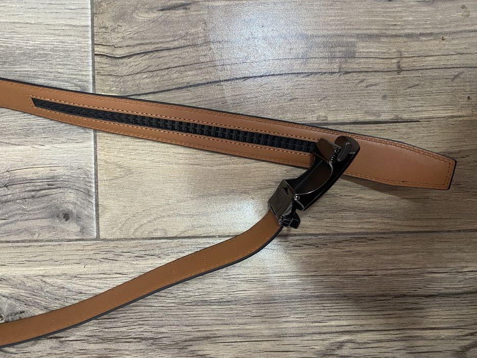 Комплект 2 мъжки колана от естествена кожа с автоматична катарама