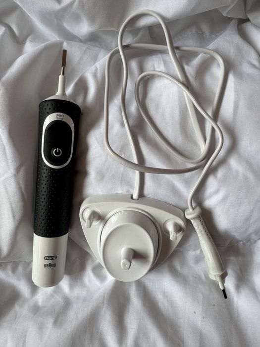 2 бр. Електрическа четка за зъби Oral-B