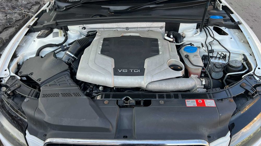 Dezmembrez Audi A5  Cabriolet/Cabrio S-Line  3.0 TDI CCWA 2010 EURO 5