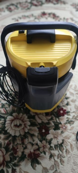 Aspirator Karcher SE 4001 plus
