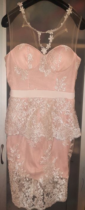 Vând rochii dama scurte