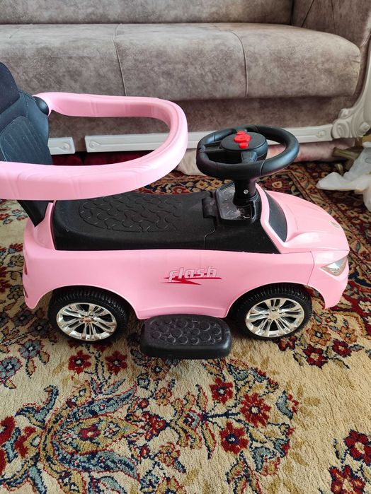 Детска кола с родителски контрол