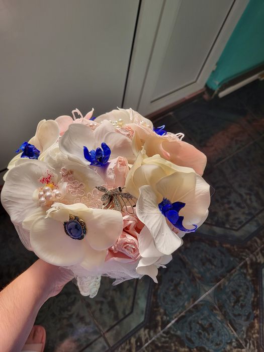 Flori de hartie, cu ornamente