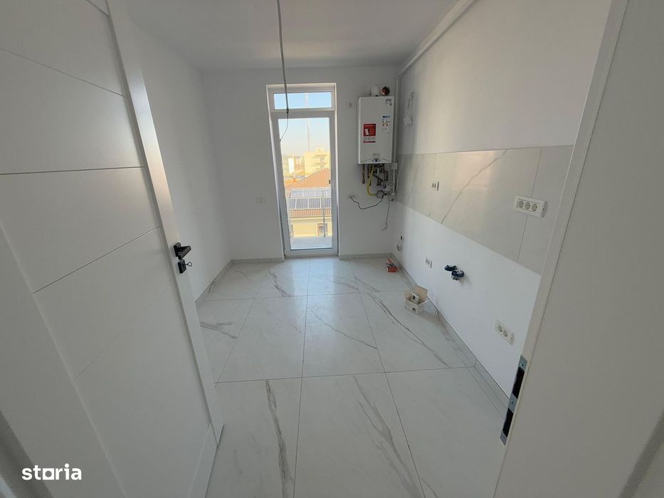 Direct Proprietar  -Apartament Cu Doua Camere Si Tersa De 18 Mp