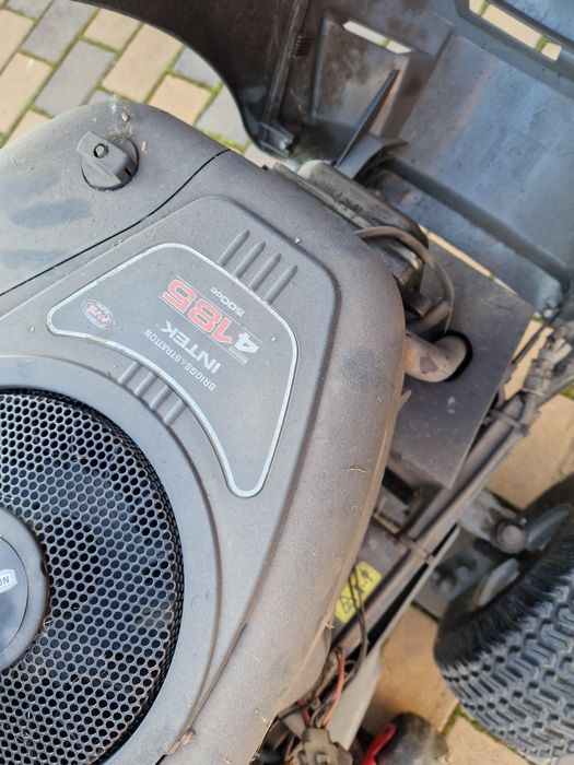 Tractoras / cositoare de tuns iarba gazon de vanzare