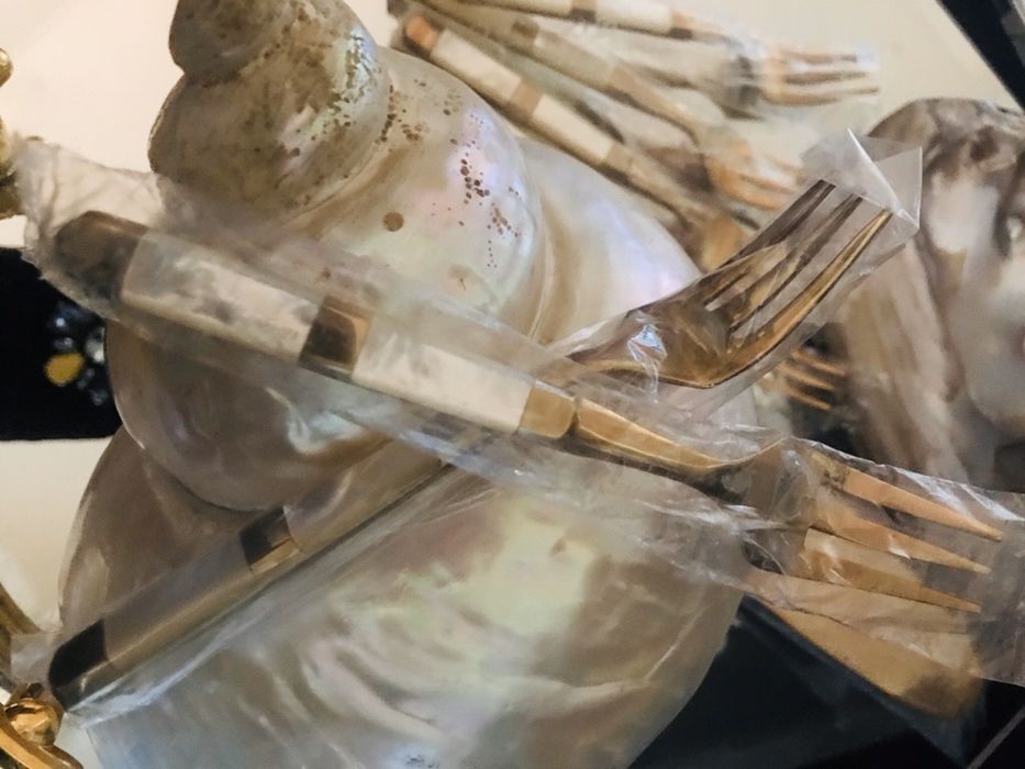 Естествен седеф позлатени прибори