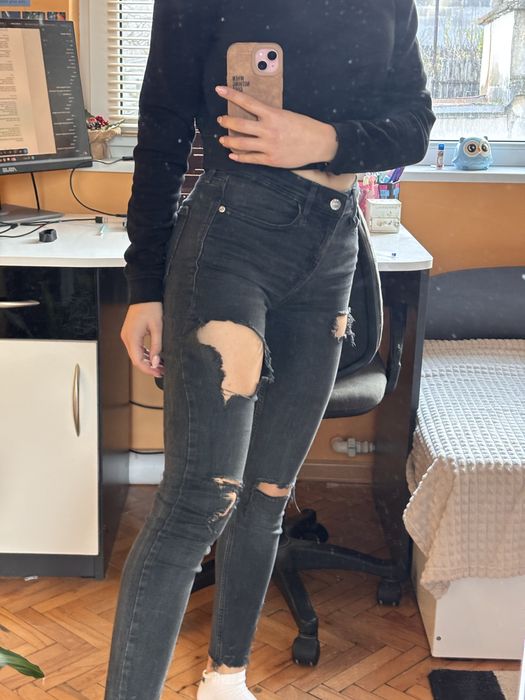 Черни накъсани дънки