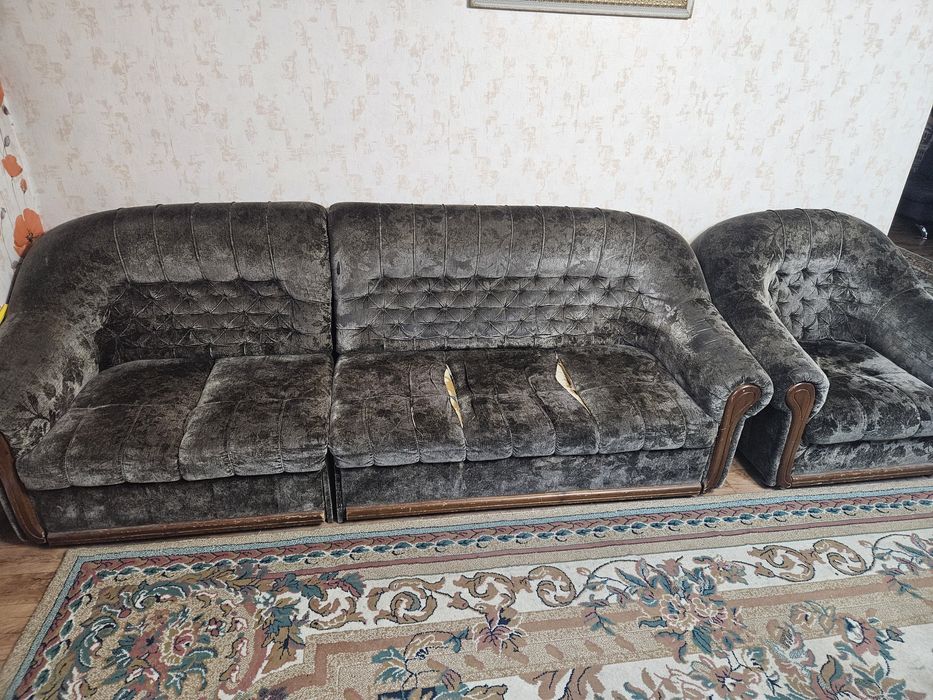 Отдам диван бесплатно самовывоз