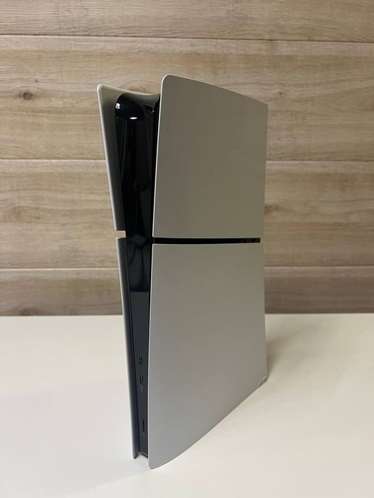 Продам PS5 Slim + PS Plus