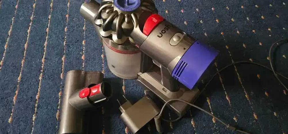 aspirator Dyson v8