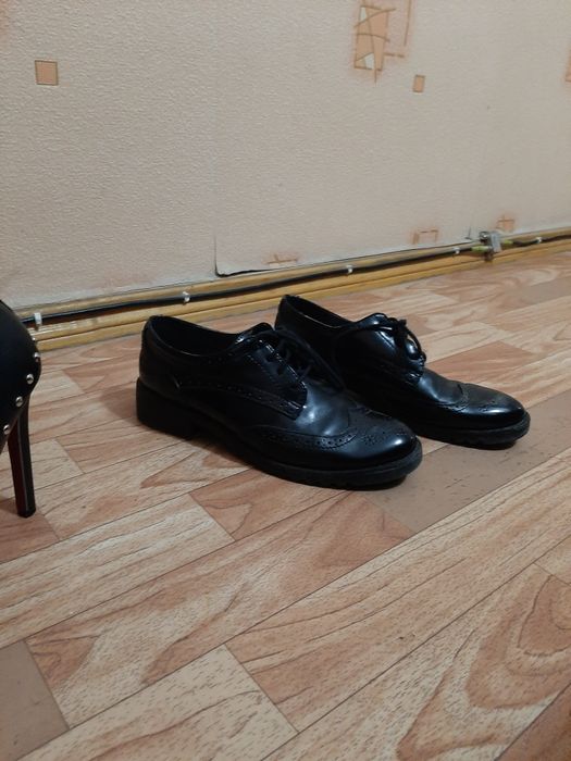 Продам новые туфли 10 пар плюс сапоги